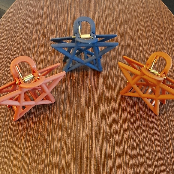 Star Shaped Claw Clips Set of 3: 1 Navy, 1 Orange and 1 Brown - Picture 1 of 7
